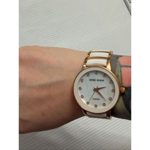 Anne Klein Women’s Watch White Gold Band 2672 Needs Battery - Picture 5 of 5